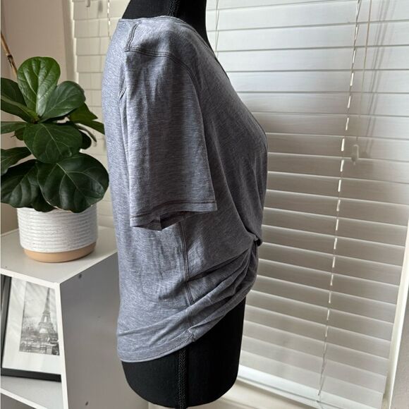 Lululemon Do The Daily Tee Short Sleeve Twist Cropped Crescent Grey sz 6 Workout - Picture 3 of 6